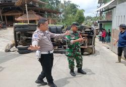 Dump Truk Terguling di Bogor gegara Tak Kuat Nanjak, Sopir Terluka