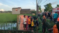 Truk Tabrakan dengan Pikap di Jalan Wates-Purworejo, 2 Orang Dilarikan ke RSUD Wates<