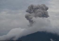 Gunung Ibu di Halmahera Barat Meletus Hari Ini, Semburkan Abu Vulkanik 1.200 Meter