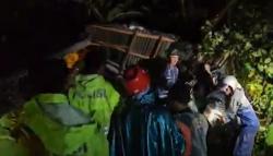 Breaking News! Longsor Timbun Puluhan Warga saat Ritual di Klungkung Bali, 4 Tewas 4 Luka<