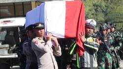Gugur Ditembak OPM, Jenazah Bripka (Anumerta) Ronald Diterbangkan ke Rumah Duka<