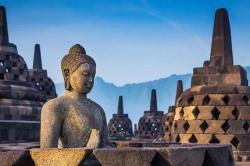 Pengembangan Pariwisata Nasional melalui Revitalisasi Destinasi Ikonik dari TMII hingga Wakatobi