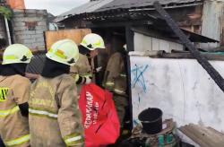 Kebakaran Rumah 2 Lantai di Cakung Diduga akibat Korsleting Listrik