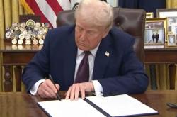 Trump Perintahkan Ungkap Pembunuhan John Kennedy, Serahkan Penanya ke Robert Kennedy Jr