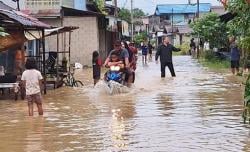 Banjir Landa 6 Kabupaten di Kalbar, 148.693 Warga Terdampak 606 Jiwa Mengungsi <