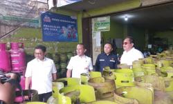 Warga Cibodas Tangerang Mengamuk di Depan Menteri Bahlil saat Sidak Pangkalan Elpiji 3 Kg<