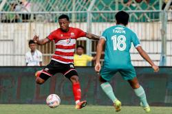 Hasil Liga 1: Madura United Vs PSBS Biak Tanpa Pemenang, Barito Putera Libas Semen Padang