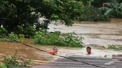 Banjir di Makassar-Maros Paksa 1.711 Jiwa Mengungsi, Kemensos Kirim Bantuan<