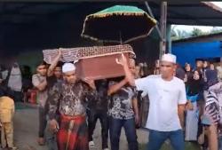 Terungkap Identitas Mayat Wanita Dikubur Separuh Badan di Labusel Janda 3 Anak<