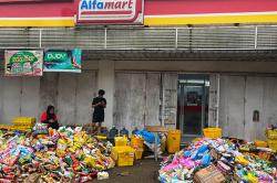 Ratusan Produk Minimarket Terendam Banjir di Makassar, Alfamart Rugi Besar 