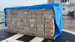 Bakamla Tangkap Kapal Kayu di Perairan Tembilahan, 200 Bal Rokok Ilegal Disita<