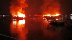 3 Kapal Hangus Terbakar di Teluk Kayangan Lombok Timur<