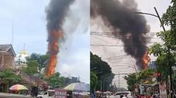 Kebakaran Masjid Agung Darussalam Bojonegoro, Api Berkobar dari Menara<