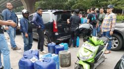 Razia Miras di Leuwipanjang Bandung, Ribuan Botol Minuman Impor Ilegal Disita