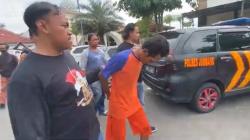 Pelaku Mutilasi di Jombang Ditangkap saat Tidur di Lantai Ruang Tamu Rumahnya <