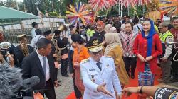 Tiba di Balai Kota Jakarta, Pramono-Rano Disambut Palang Pintu