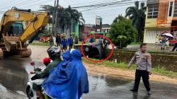 Mobil Hanyut Terseret Arus Banjir, IRT di Bandar Lampung Tewas<