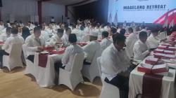 Potret Kepala Daerah Makan Siang di Akmil bak Tentara, Diawali Bunyi Lonceng