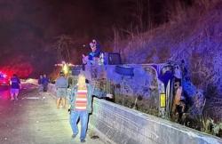 Bus Pariwisata Terguling, 18 Orang Tewas