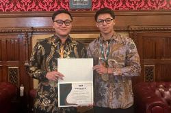 Inovasi Budaya dan Sastra, Denny JA Terima Penghargaan di House of Lords London