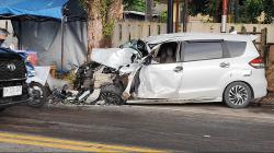 Kecelakaan di Pangkalpinang, Mobil Dikendarai Ibu Hamil Tabrak Truk<