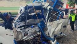 Kecelakaan Pikap Tabrak Truk di Jalinsum Labuhanbatu, 1 Orang Kritis<