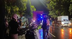 Kecelakaan di Bojonegoro, Pengendara Motor Roda Tiga Tewas Tabrak Truk Lagi Parkir<