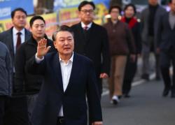 Presiden Korsel Yoon Suk Yeol Bebas dari Tahanan