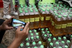 Barang Bukti MinyaKita Oplosan Disita Polisi