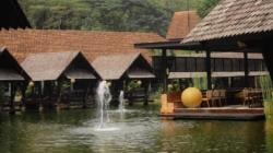 5 Tempat Bukber di Cikarang, Nomor 3 Restoran Konsep Saung di Atas Air<