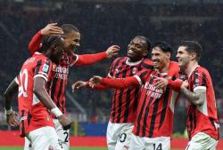  AC Milan Menang Comeback atas Como, Pemain Berdarah Indonesia Jadi Bintang