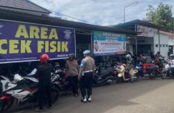 Pemutihan Pajak Kendaraan Jawa Barat 2025, Warga Datangi Samsat Soreang<