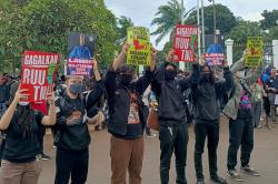 Mahasiswa dan Masyarakat Sipil Bergerak Tolak RUU TNI