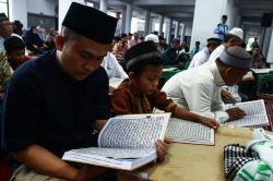 Potret Ratusan Warga Palembang Sehari Membaca Alquran 10 Juz