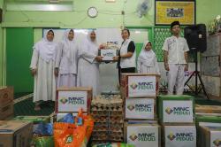 MNC Peduli Salurkan Sembako ke Taman Asuhan Aisyiyah Menteng