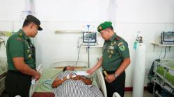 Pangdam XVII/Cenderawasih Jenguk Guru dan Nakes Korban Kebrutalan OPM<