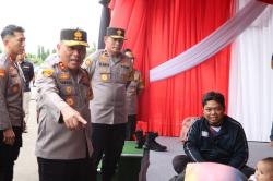 Momen Kapolda Metro Tak Tega Lihat 2 Anak Kecil Dibawa Mudik Pakai Motor