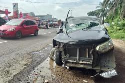 Kecelakaan di Indramayu, Minibus Tabrak Tiang PJU usai Antar Pemudik<