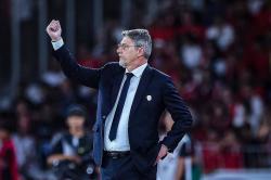 Tersihir Atmosfer Gila SUGBK, Pelatih Bahrain Minta Maaf kepada Fans Timnas Indonesia