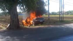 Mobil Bawa Satu Keluarga Hangus Terbakar Usai Isi BBM di SPBU Kendal Jateng<
