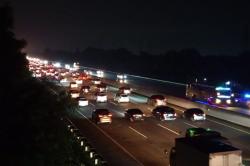 Pemudik Pilih Balik ke Jakarta pada Malam Hari, Tol Japek Macet Panjang