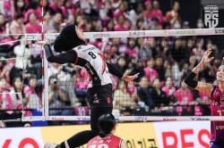 Cetak 40 Poin, Megawati Hangestri Ngamuk Bawa Red Sparks Bangkit Hajar Pink Spiders