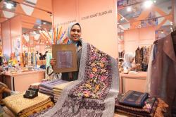 Bersama BRI, UMKM Unici Songket Silungkang Tembus Pasar Internasional