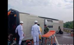 Kecelakaan Maut Bus Terguling di Tol Kapal Betung OKI, 1 Tewas 9 Luka<