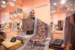 Keren! UMKM Songket Asal Sumbar Binaan BRI Ini Sukses Go International