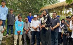 Tangis Haru Warga Padarincang, Bersyukur Dapat Fasilitas Air Bersih setelah 40 Tahun Kesulitan