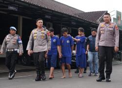 Rumah Produksi Tembakau Sintesis di Padasuka Cimahi Digerebek, 3 Orang Ditangkap<