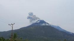 Gunung Lewotobi Laki-Laki Kembali Erupsi, Wisatawan Diminta Tak Beraktivitas Radius 5 Km<