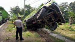 Kecelakaan Beruntun di Bangkalan, Truk Pasir Tabrak 3 Mobil 