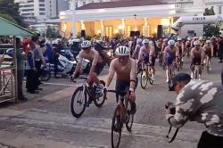 Gubernur Pramono Anung Gowes Bareng Komunitas Sepeda